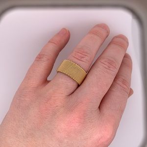 Tiffany & Co. Somerset 18k yellow gold ring size 6